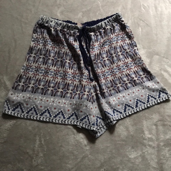 Forever 21 Lightweight Patterned Boho Shorts - Picture 2 of 5